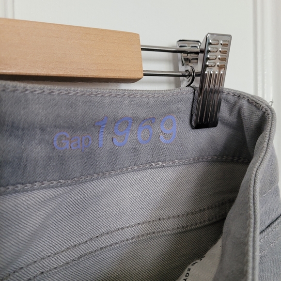 Gap 1969 Cropped Light Grey Denim Jeans - Picture 3 of 9